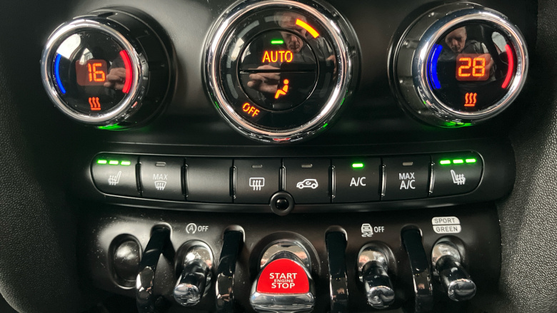 MINI Hatchback 1.5 Cooper Exclusive Premium 5dr Auto Petrol Hatchback